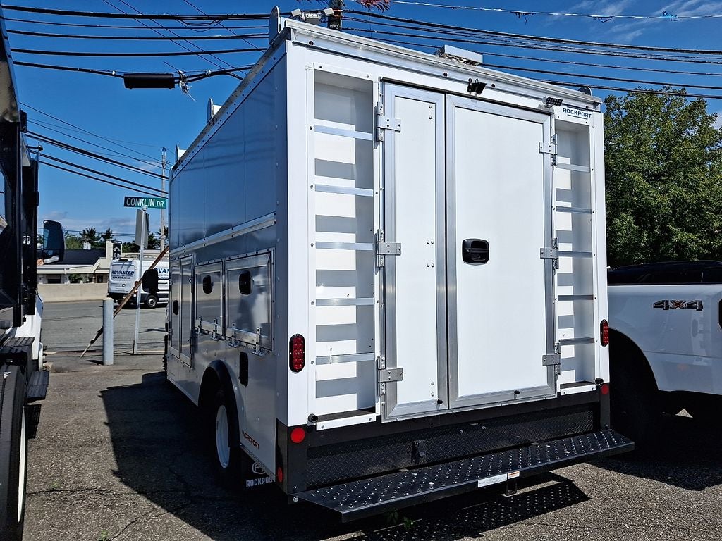 2027 Ford E-350SD Base Cutaway