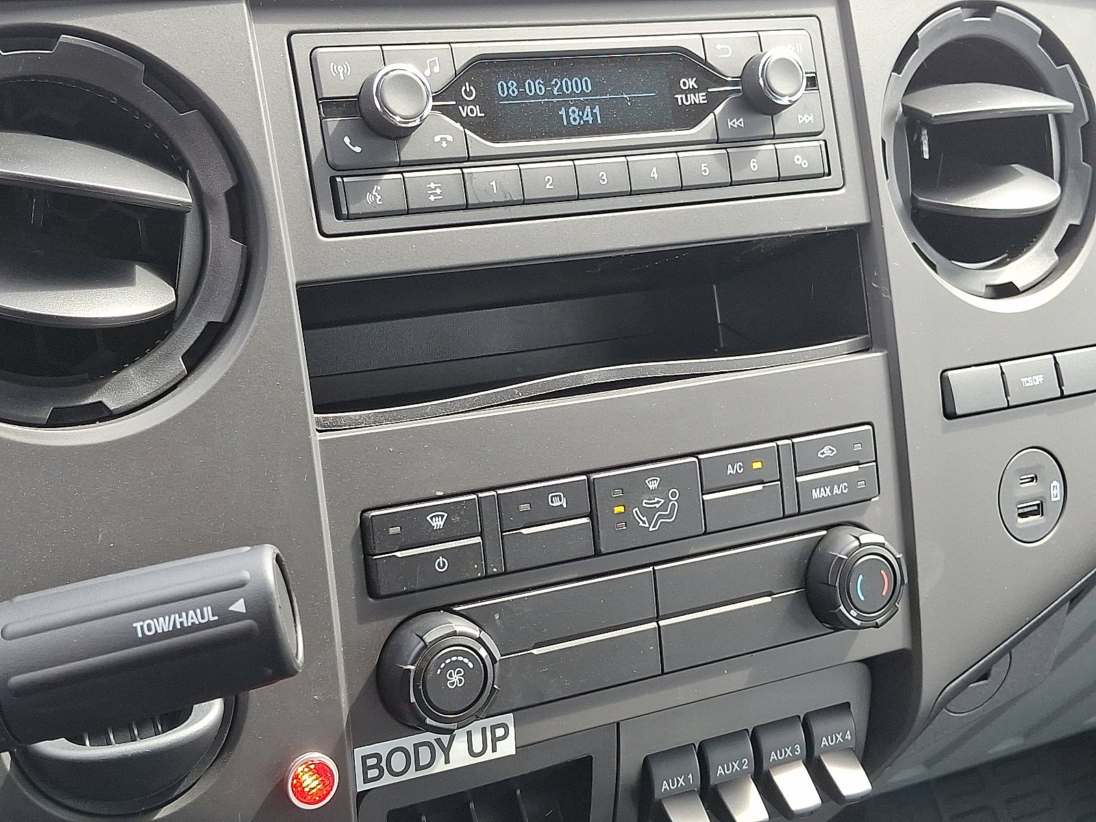 2025 Ford F-750SD Base
