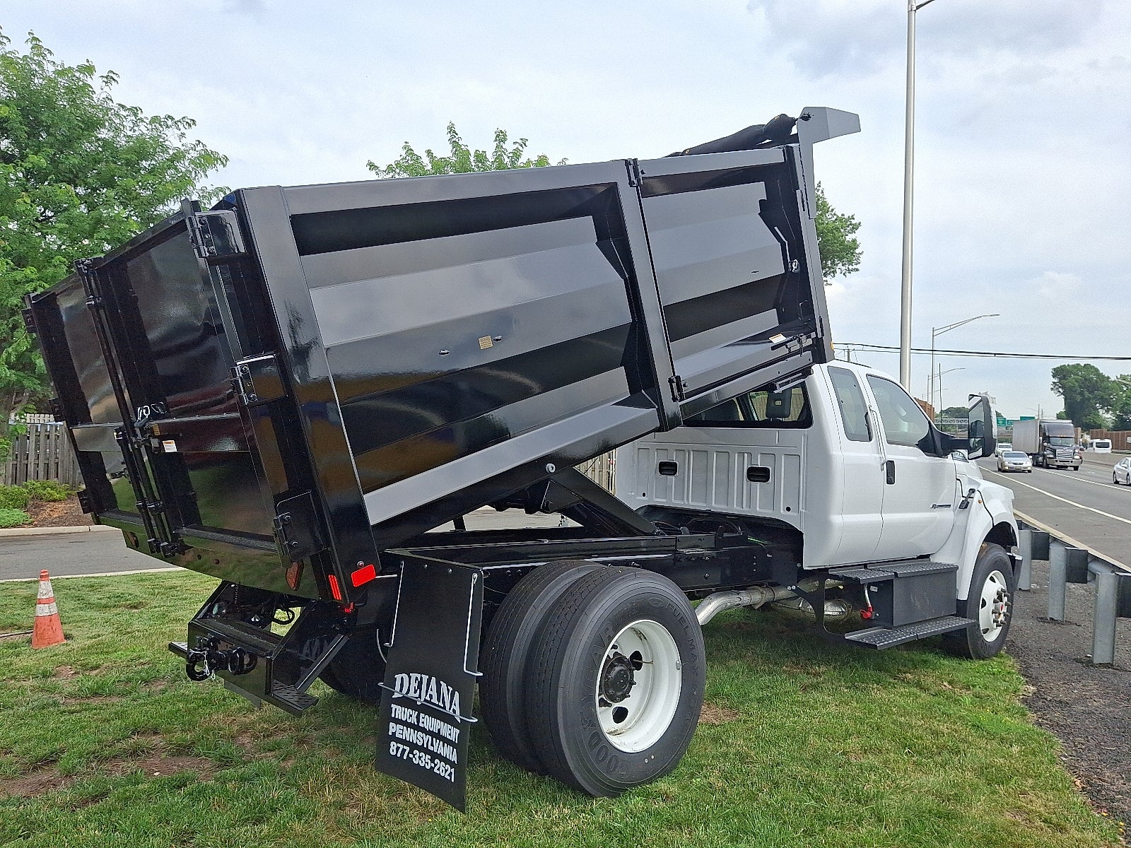 2025 Ford F-750SD Base