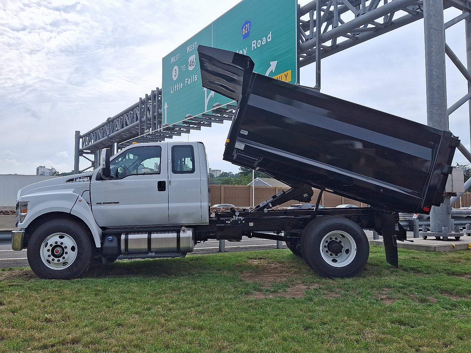 2025 Ford F-750SD Base