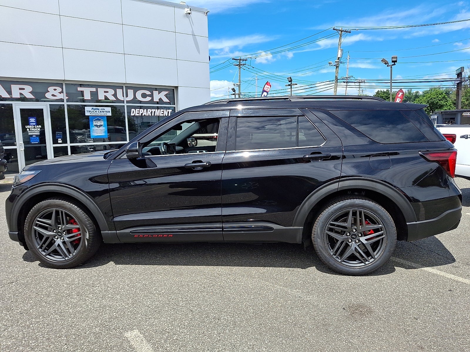 2025 Ford Explorer ST
