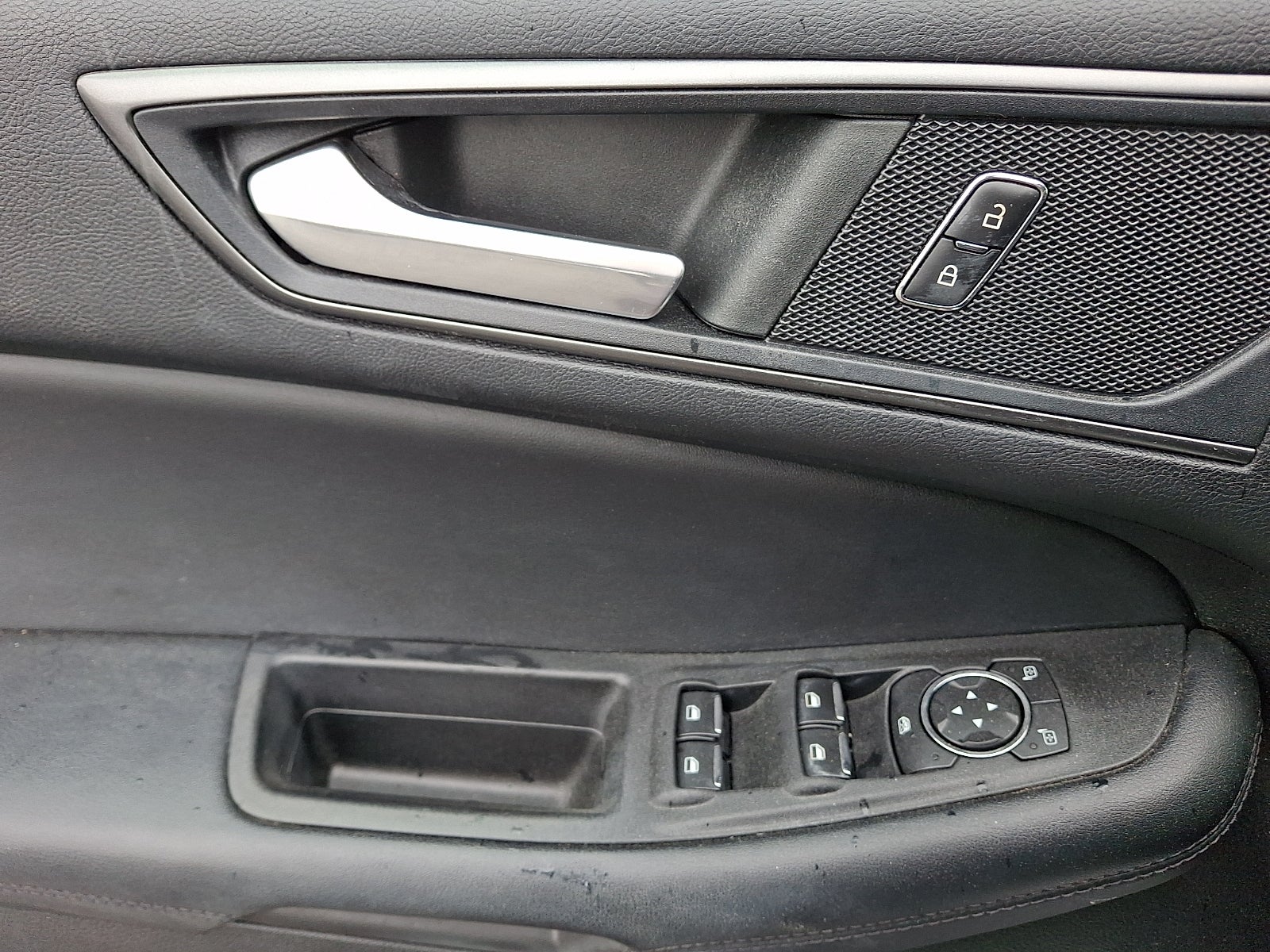 2022 Ford Edge SE