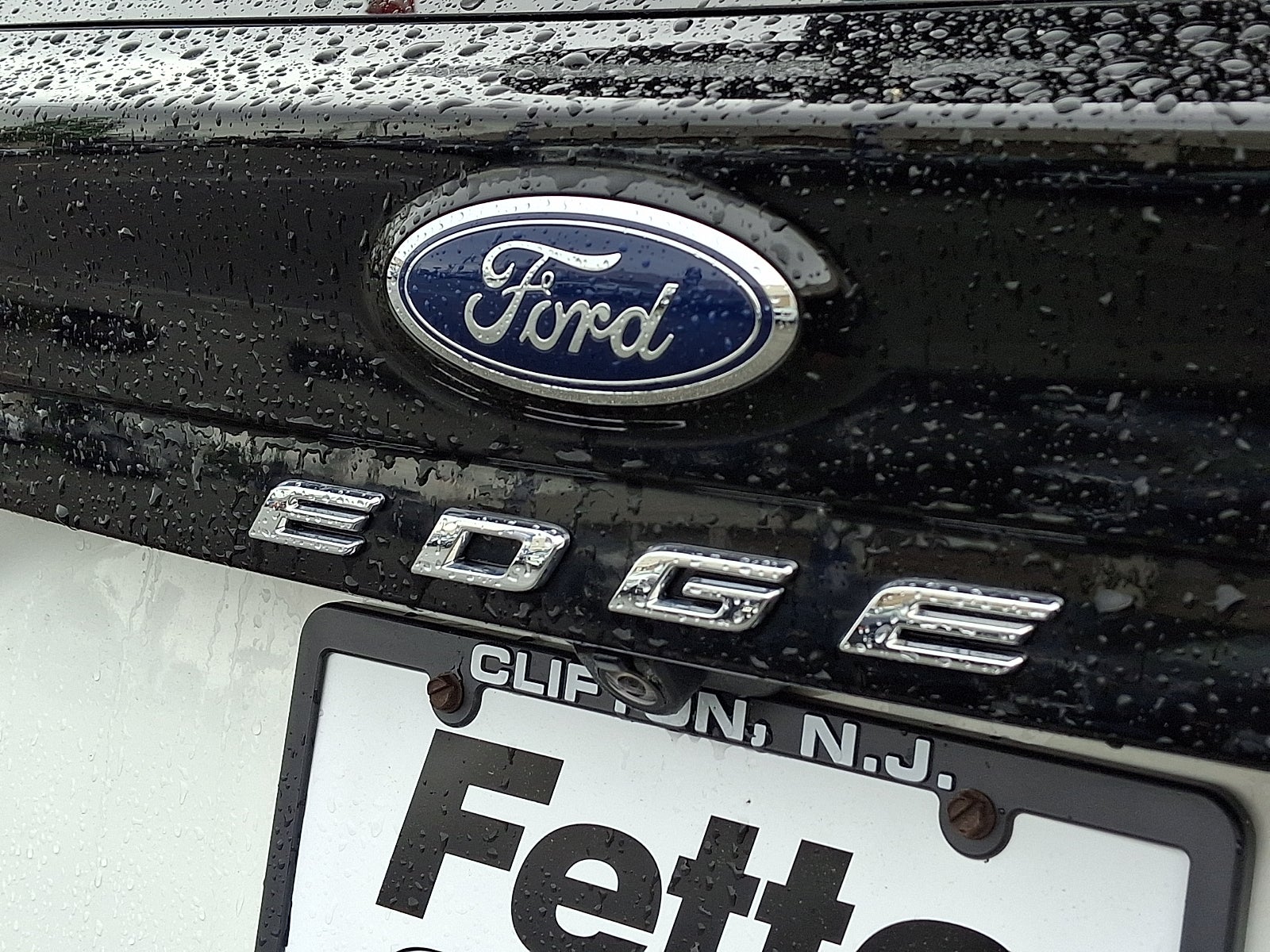 2022 Ford Edge SE