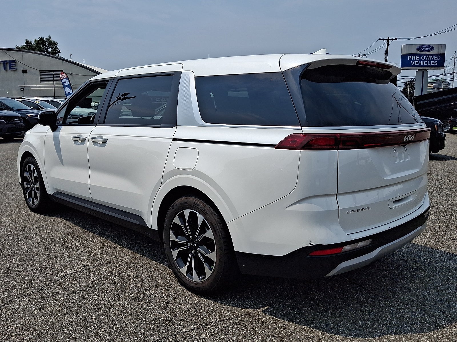 2024 Kia Carnival EX