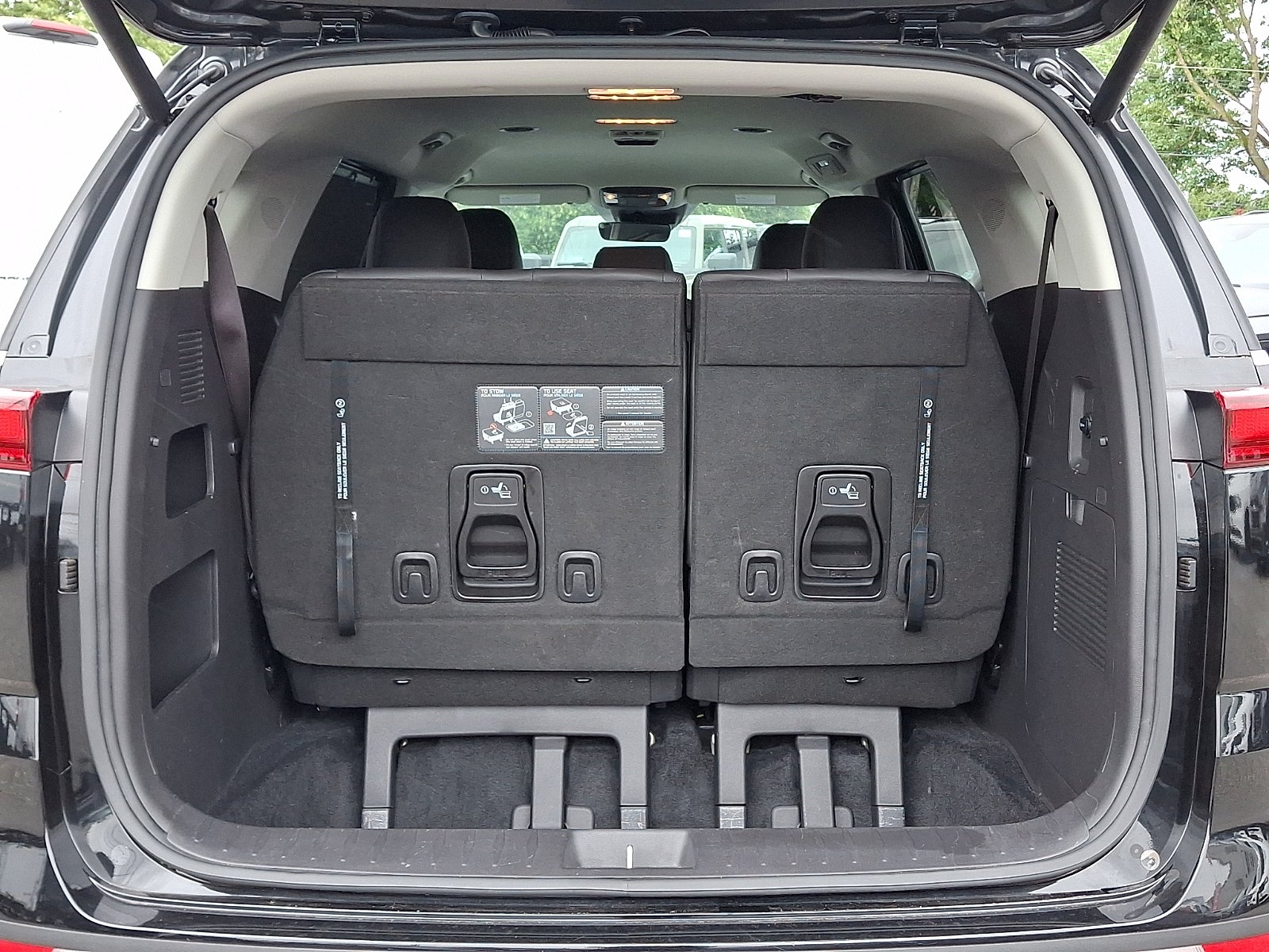 2024 Kia Carnival EX
