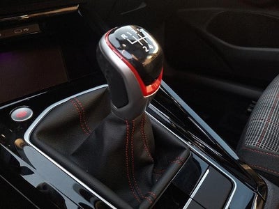 2024 Volkswagen Golf GTI SE