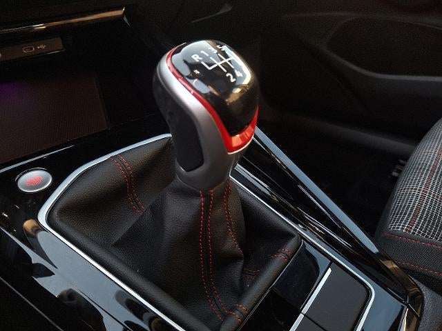 2024 Volkswagen Golf GTI SE