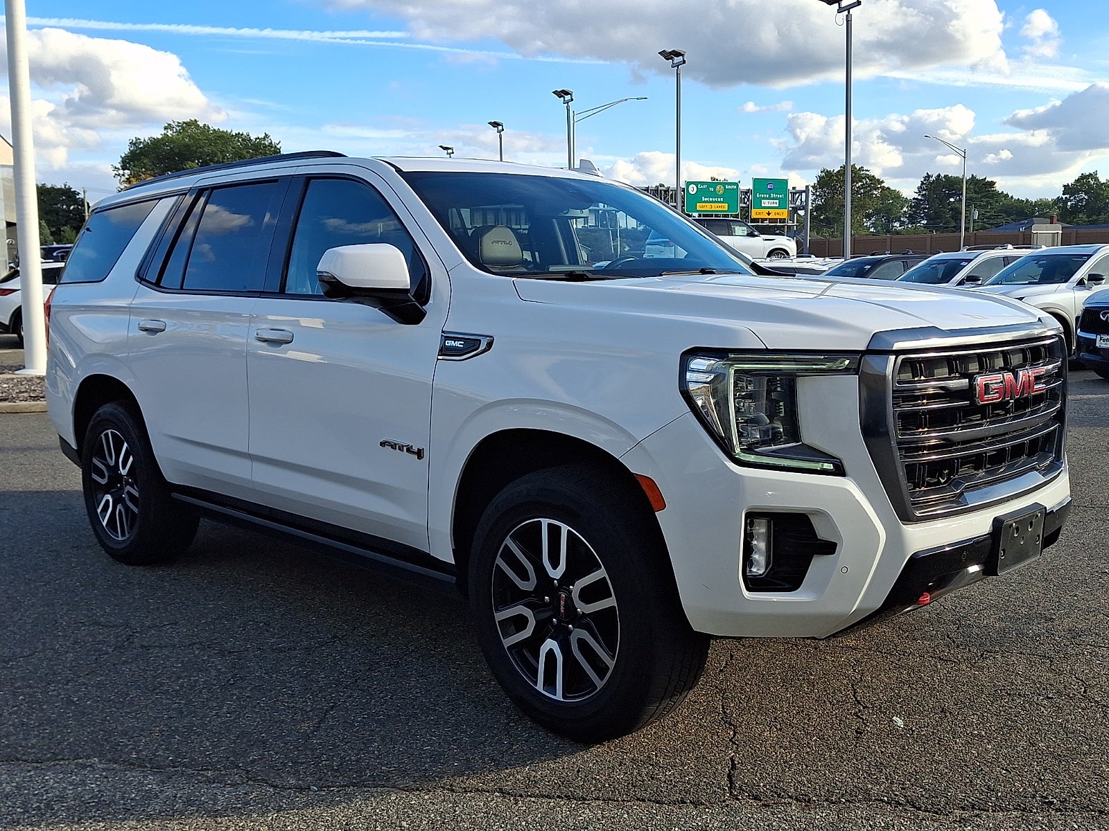 2021 GMC Yukon 4WD AT4
