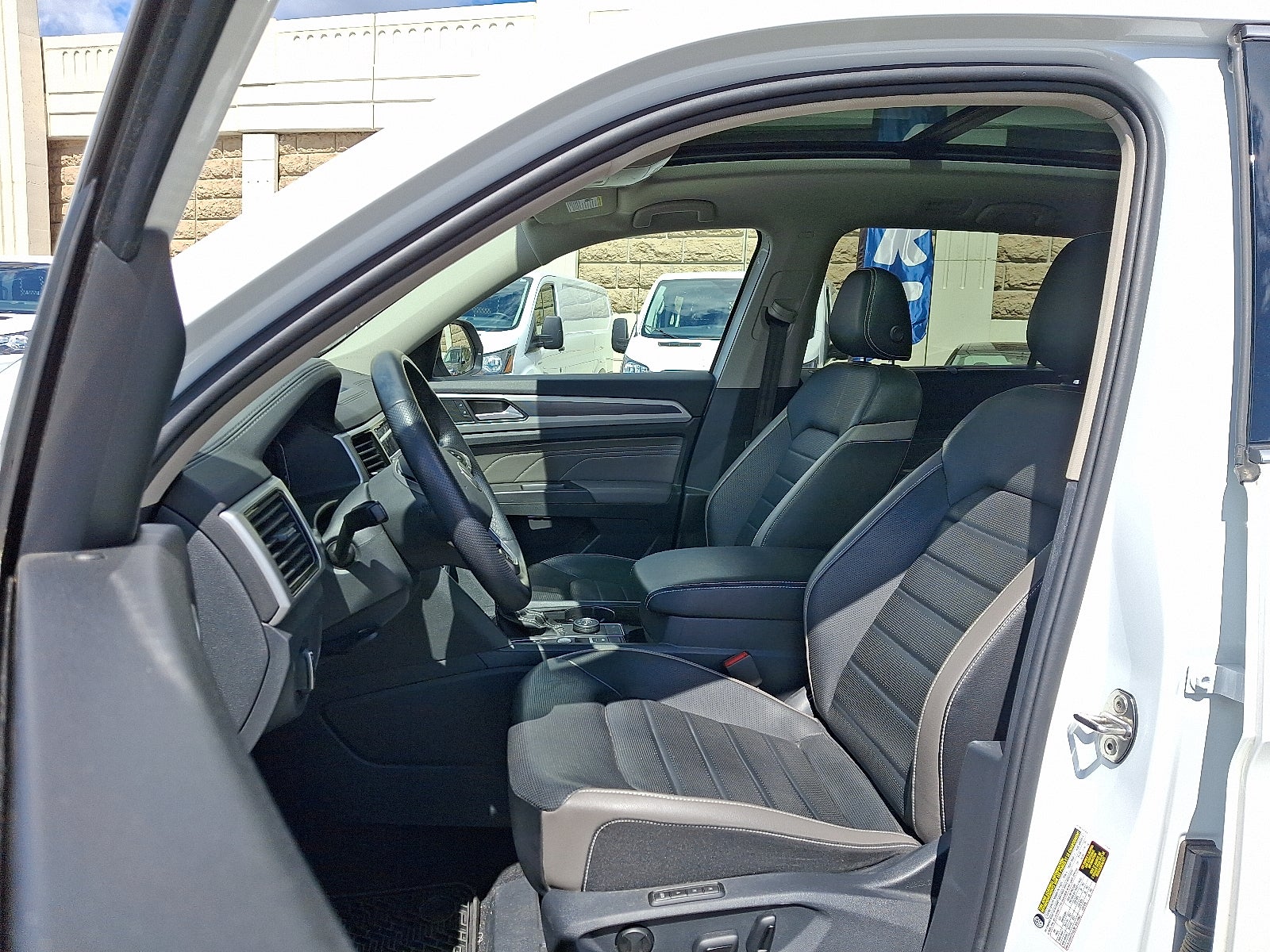 2023 Volkswagen Atlas 3.6L V6 SEL Premium R-Line