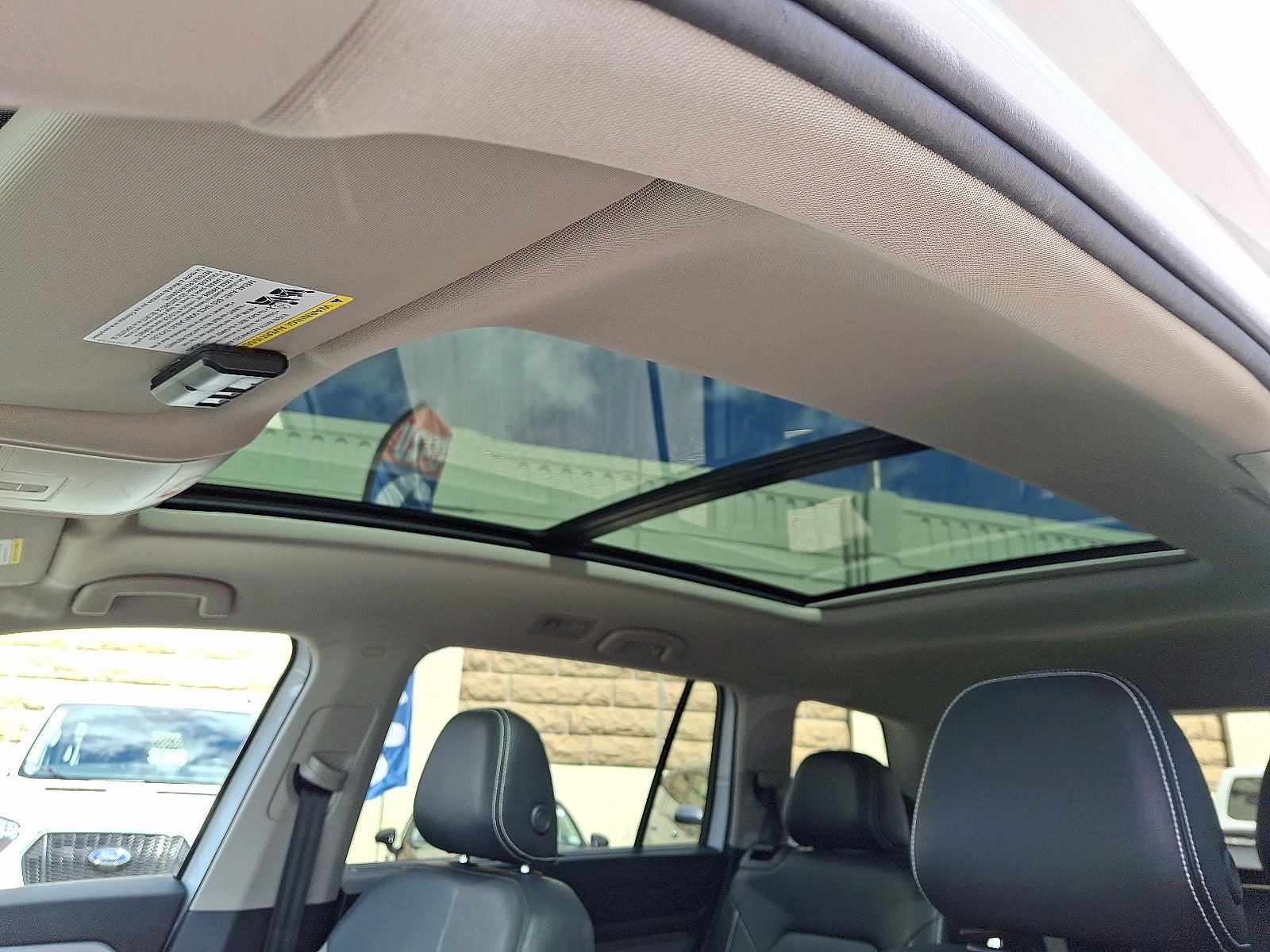 2023 Volkswagen Atlas 3.6L V6 SEL Premium R-Line
