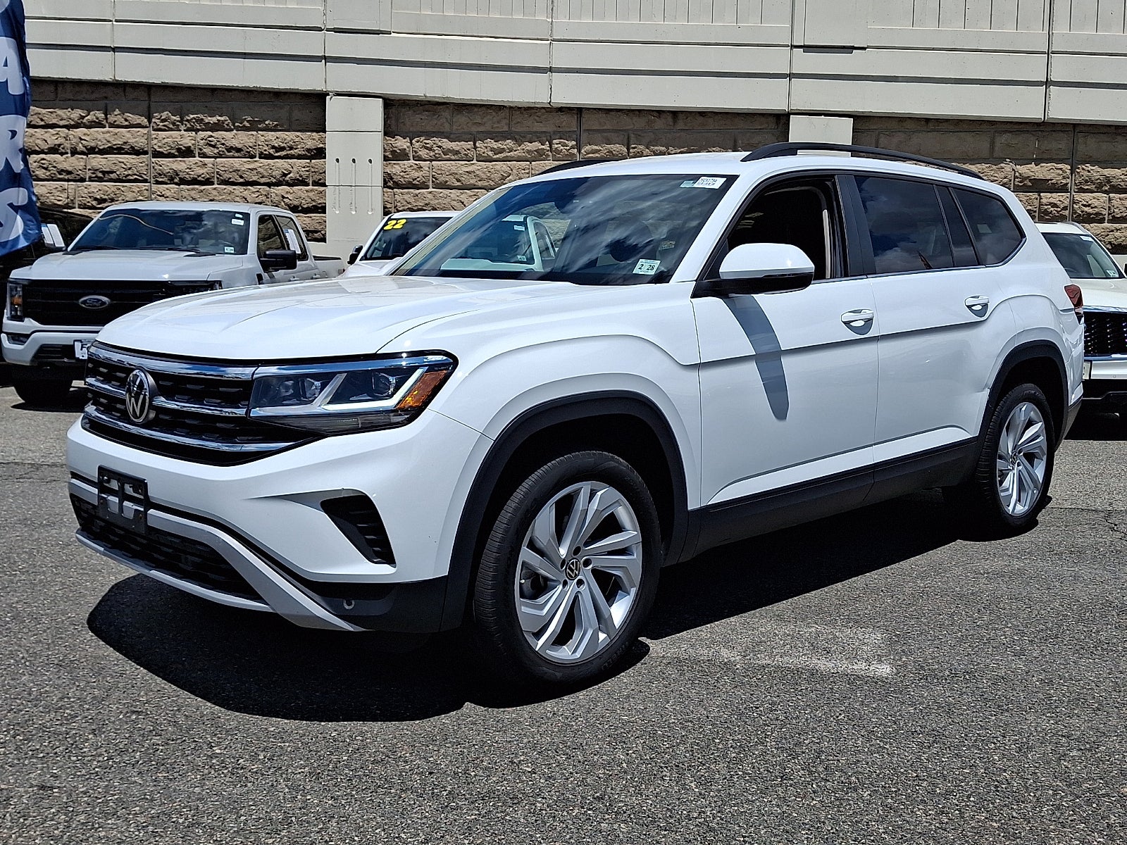 2023 Volkswagen Atlas 2.0T SE w/Technology