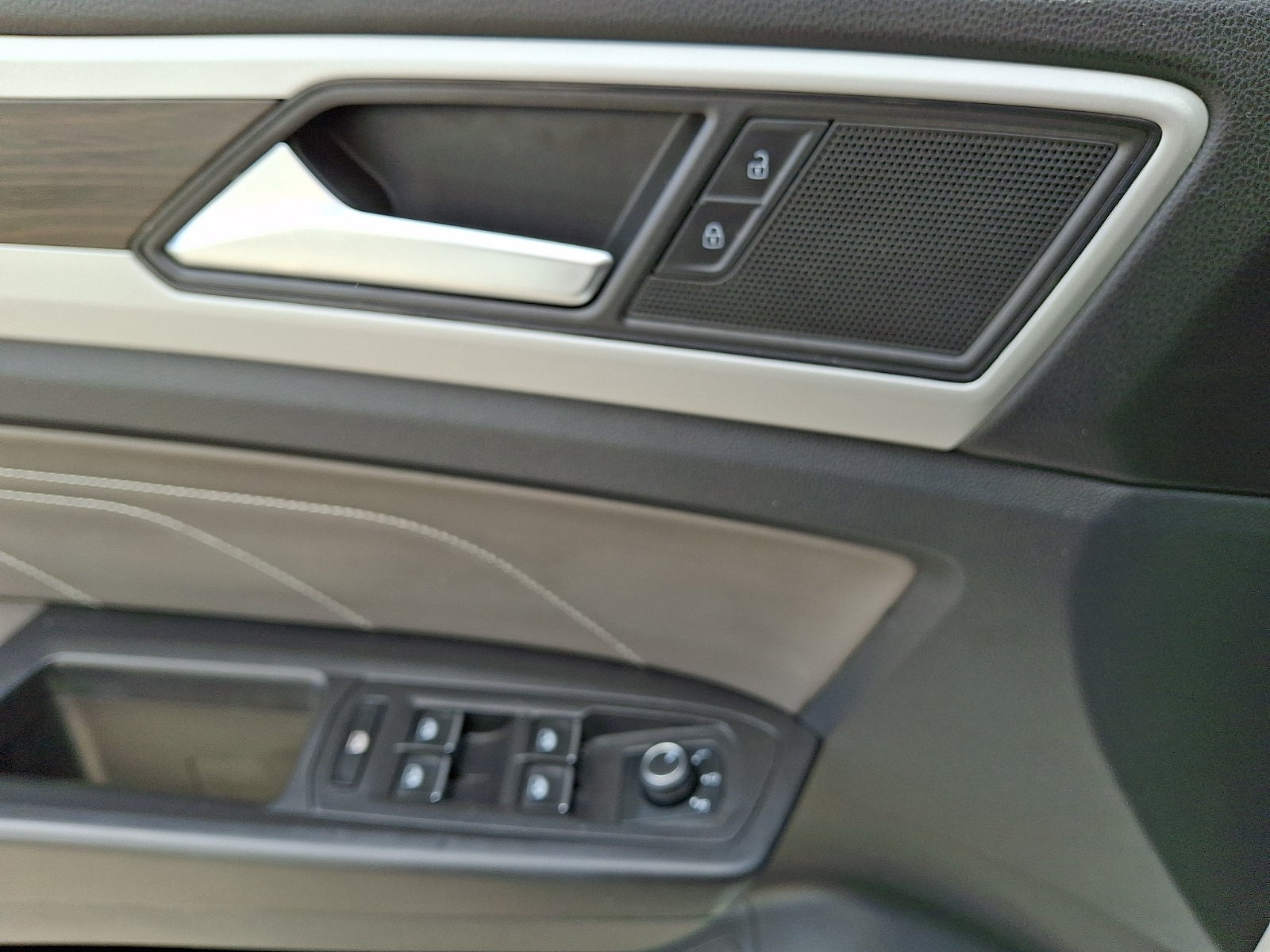 2023 Volkswagen Atlas 2.0T SE w/Technology