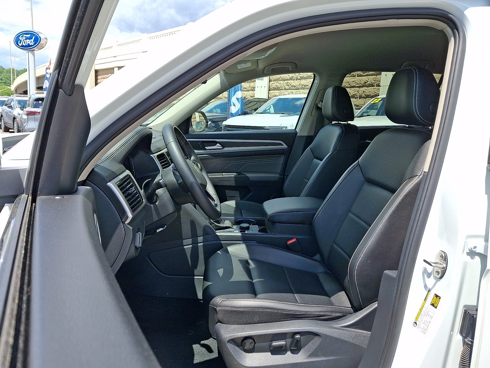 2023 Volkswagen Atlas 2.0T SE w/Technology