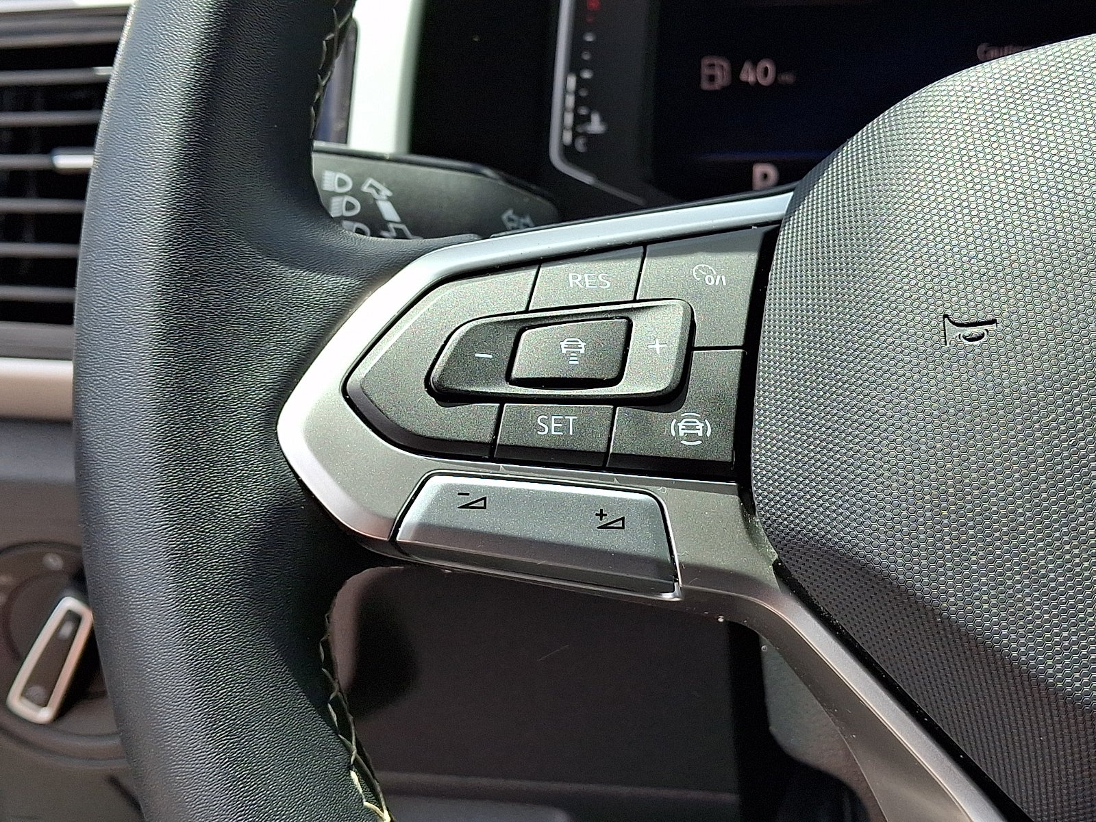 2023 Volkswagen Atlas 2.0T SE w/Technology