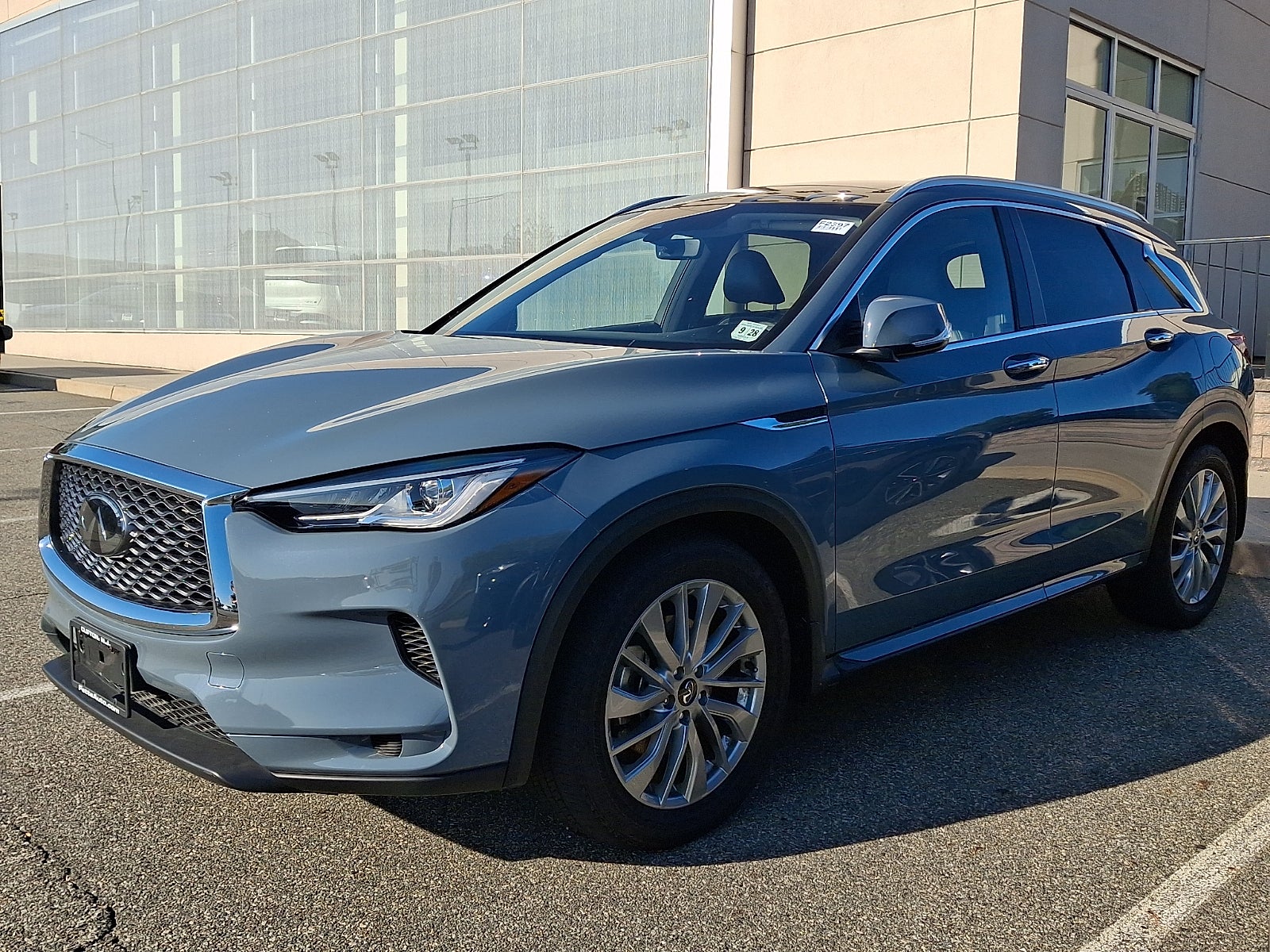 2023 INFINITI QX50 LUXE AWD