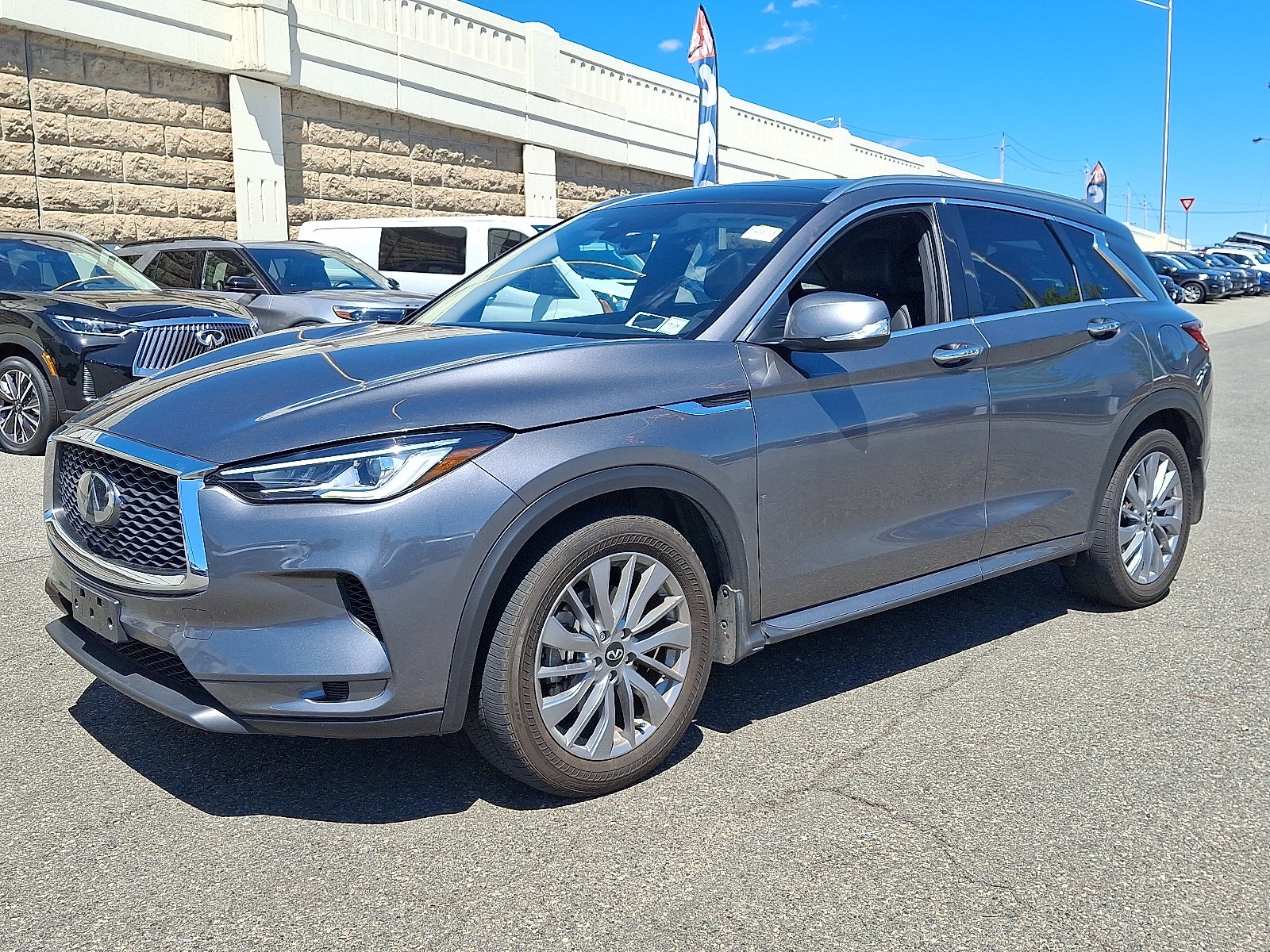 2023 INFINITI QX50 LUXE AWD