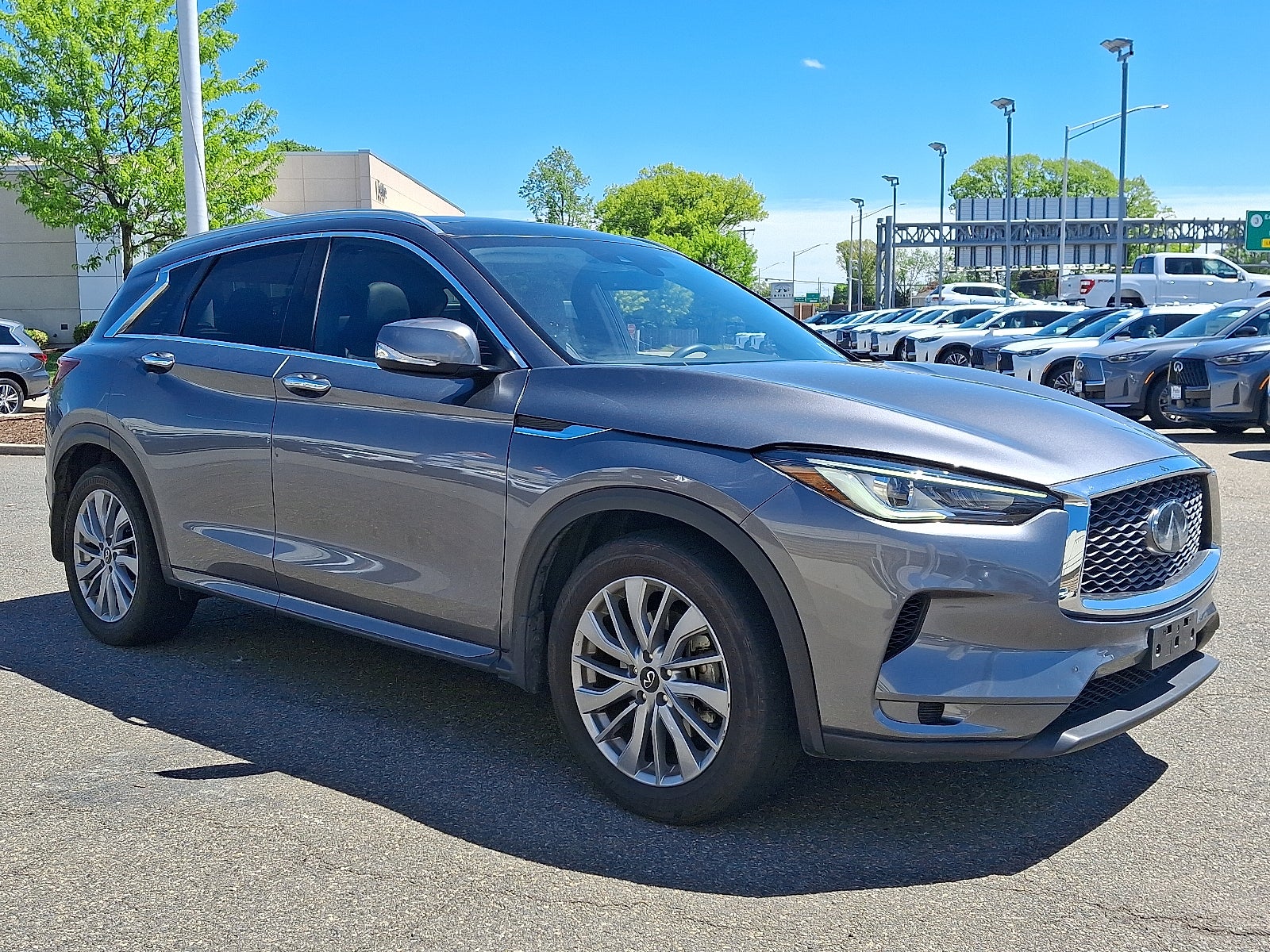 2023 INFINITI QX50 LUXE AWD
