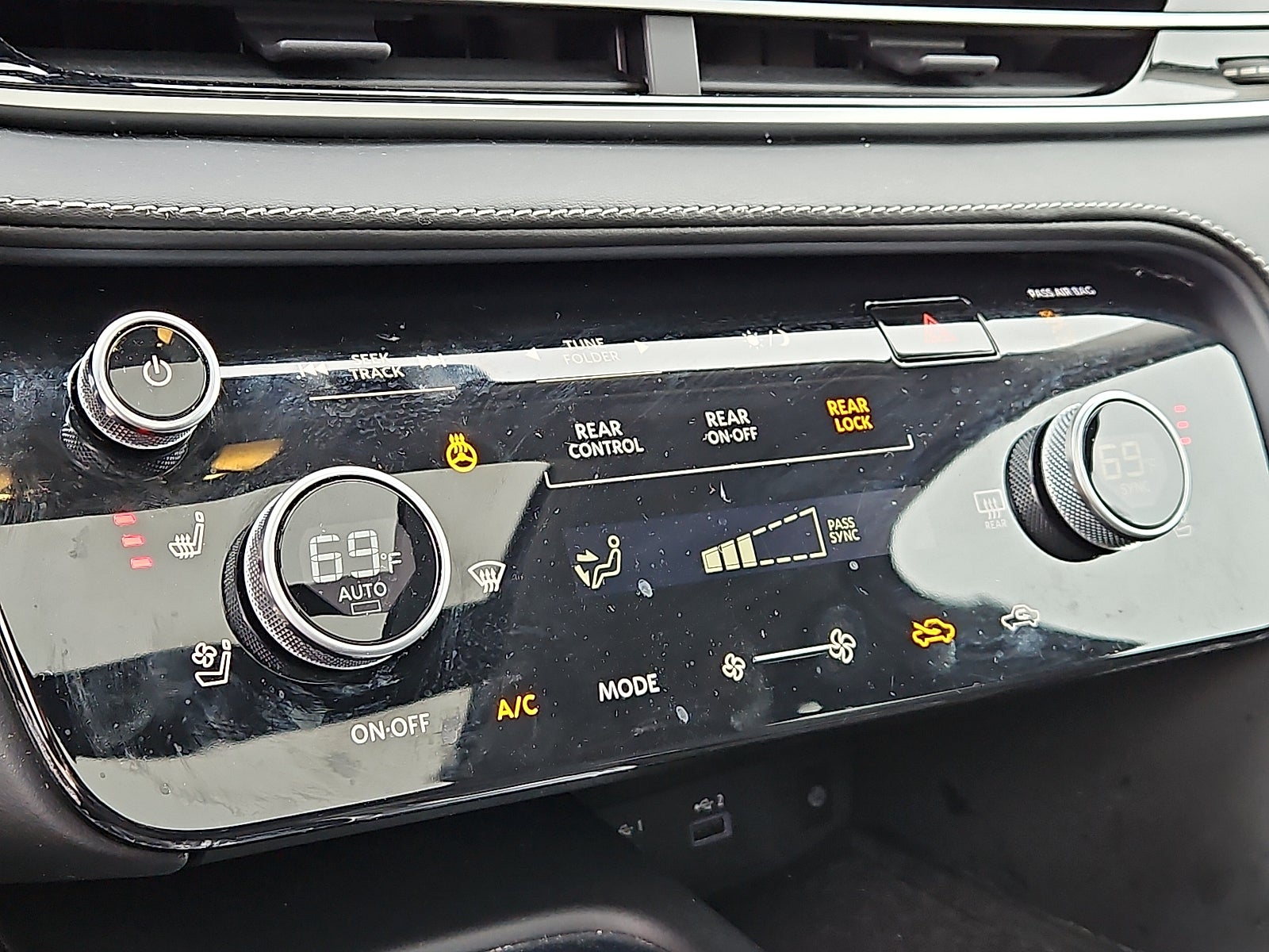 2023 INFINITI QX60 LUXE AWD