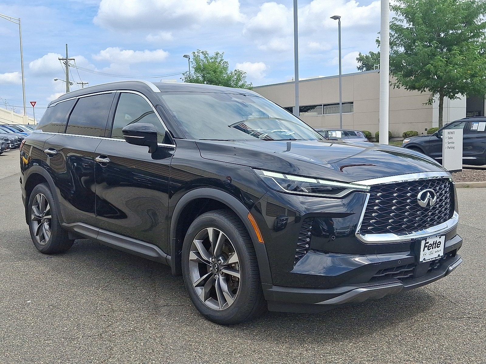 2022 INFINITI QX60 LUXE AWD