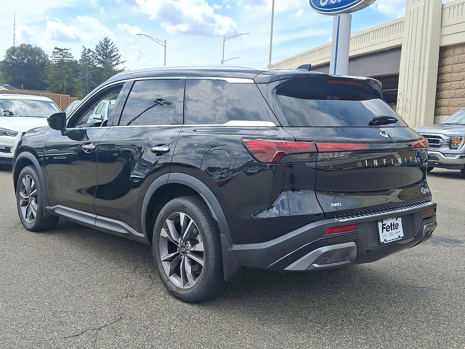 2022 INFINITI QX60 LUXE AWD