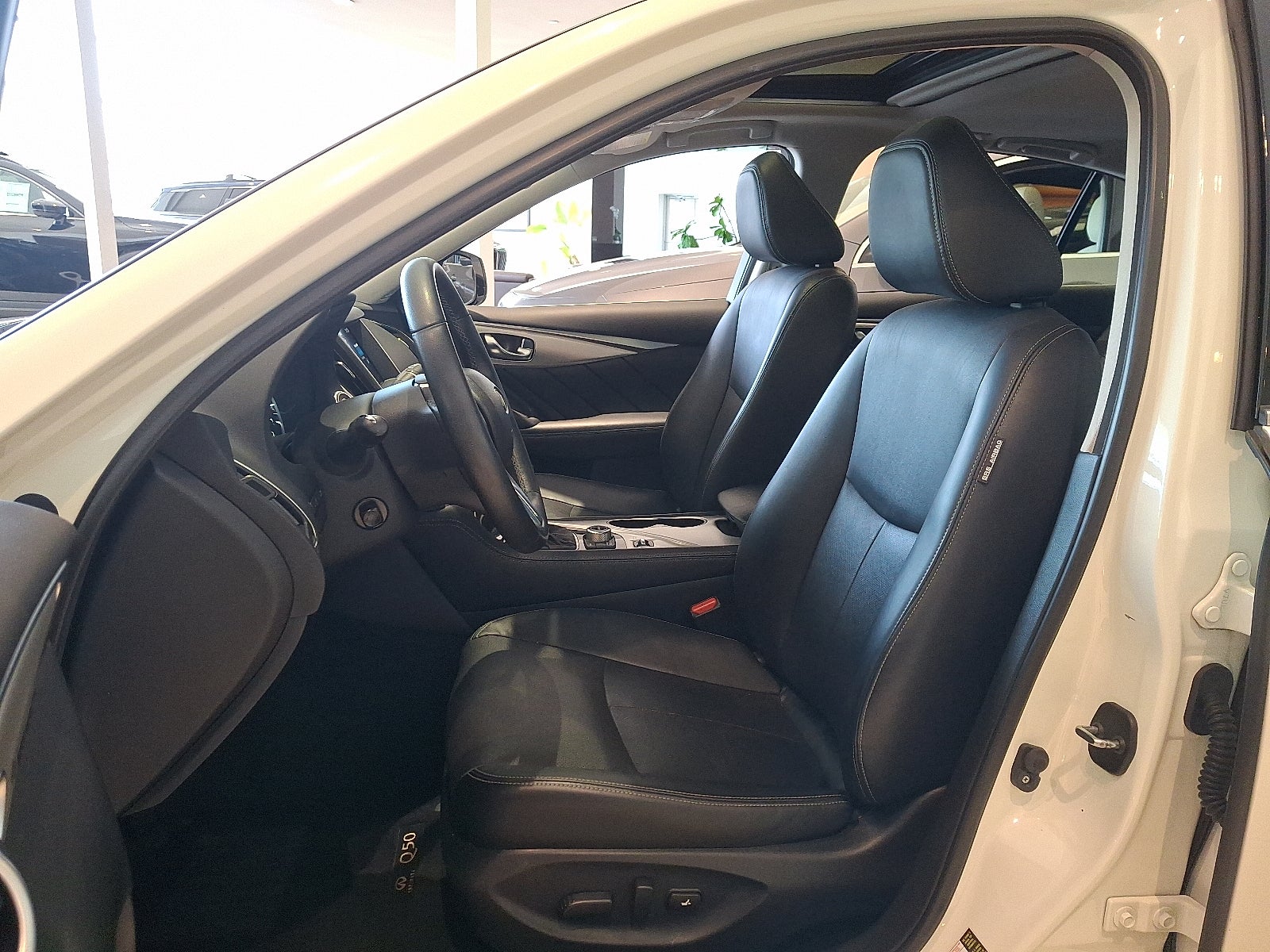 2023 INFINITI Q50 LUXE AWD