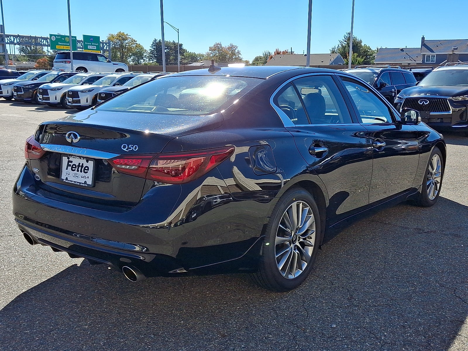 2023 INFINITI Q50 LUXE AWD