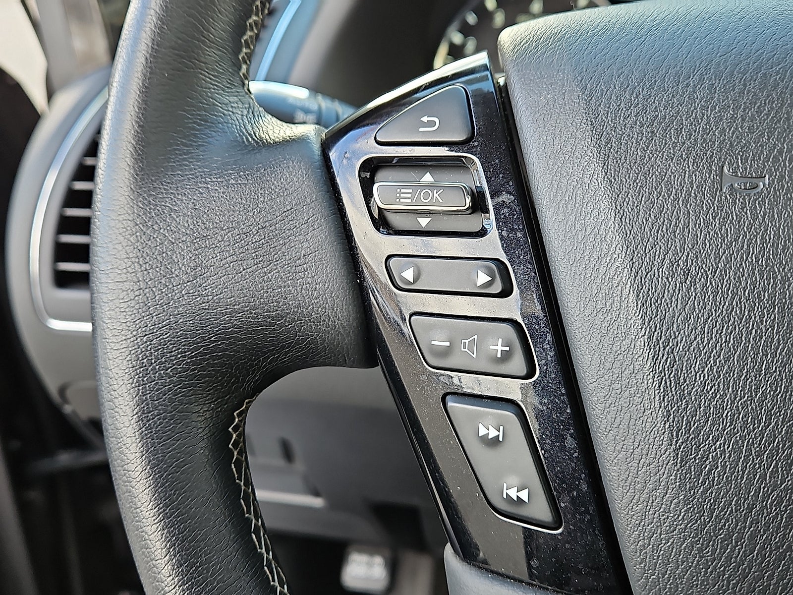 2023 INFINITI QX80 LUXE AWD