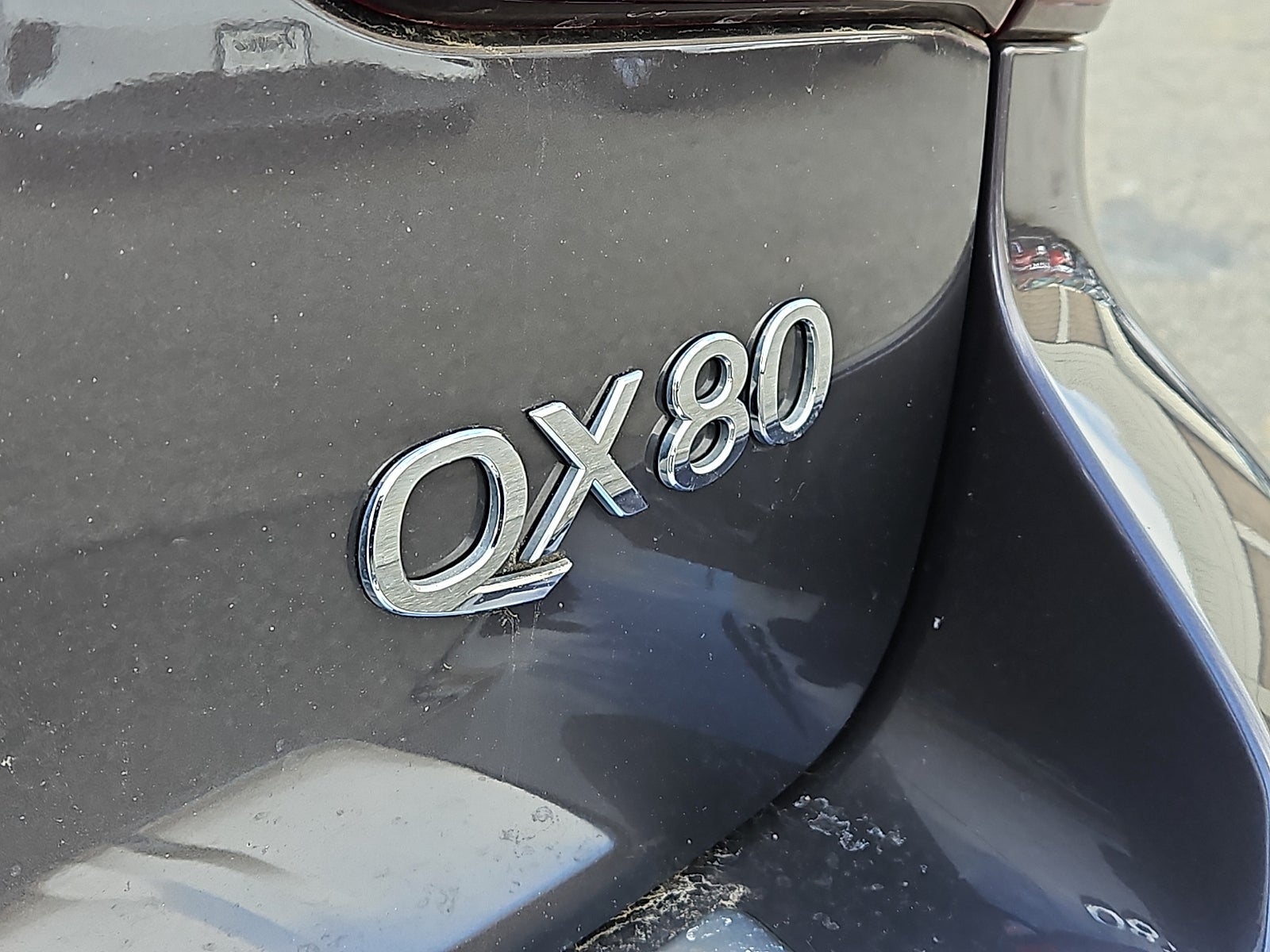 2023 INFINITI QX80 LUXE AWD